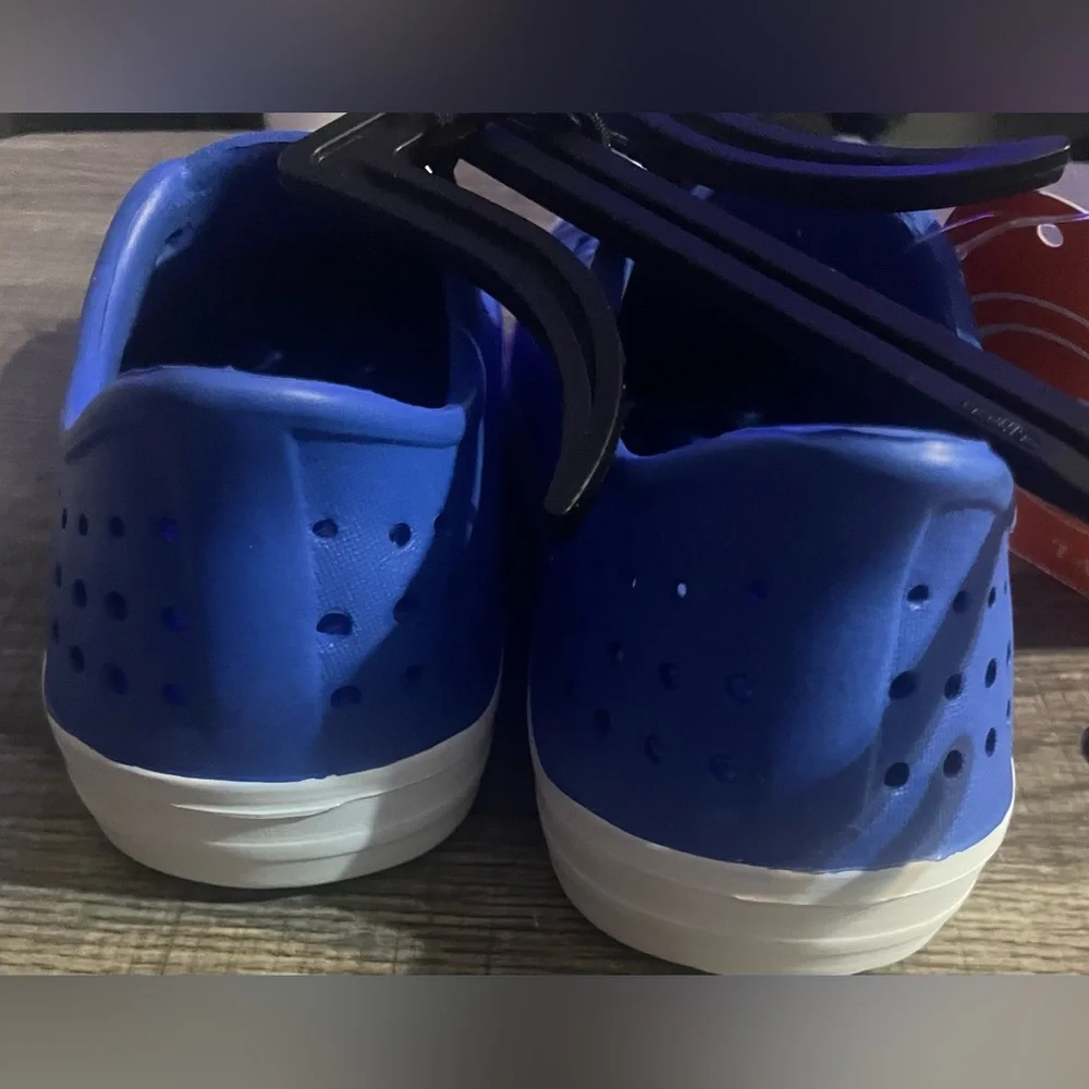 🔴 3/$12 Kids Blue Slip-On Water Shoes! NWT! Size 7-8‎